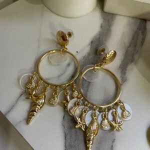 Brinco argola Búzios madre pérolas
